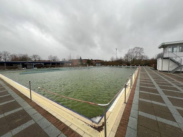 Schwimmbecken Schwimmbecken